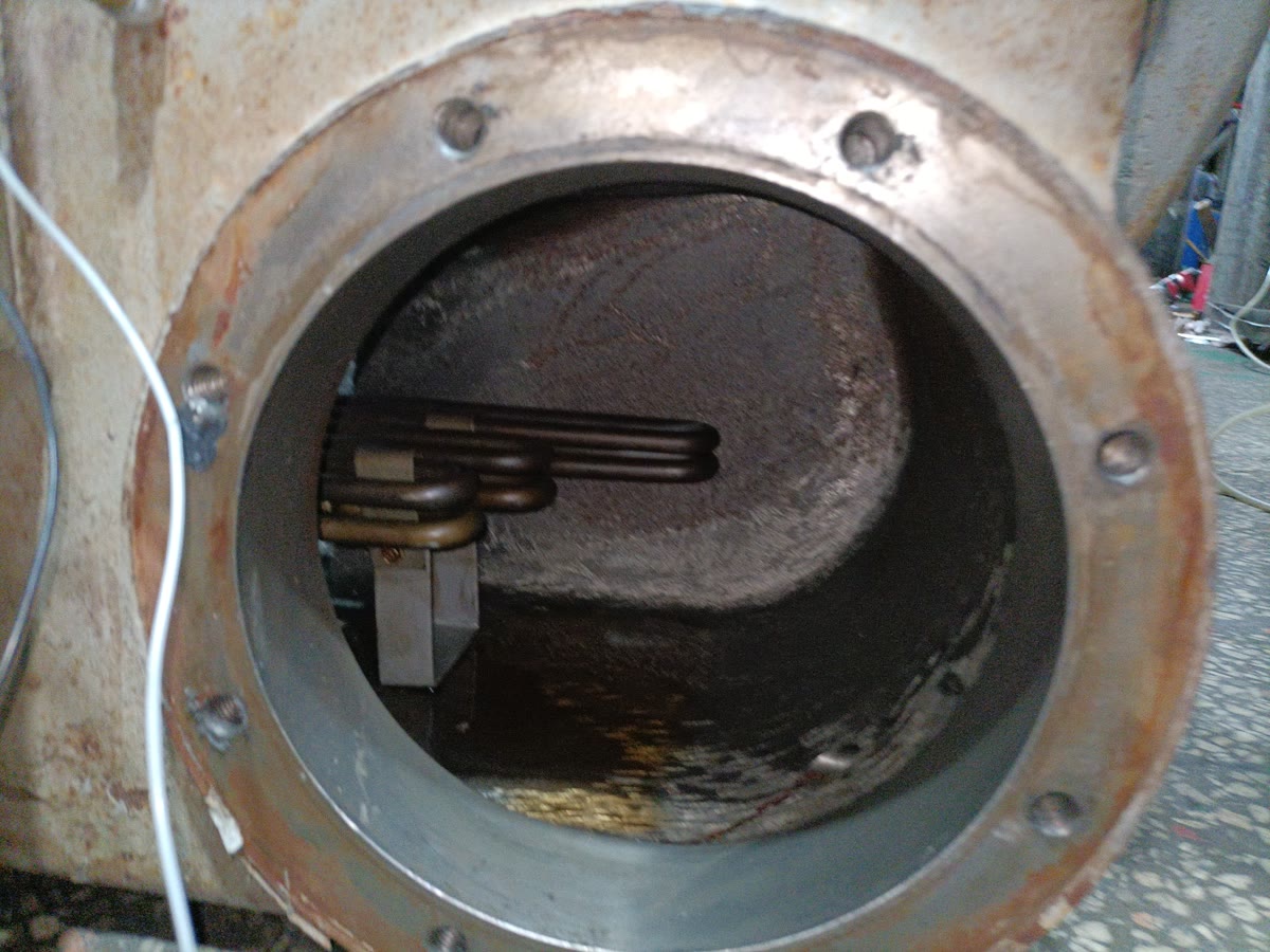 澄迈酒店螺杆式冷水机组冷却塔效率低怎么排查,中央空调维修现场要看这些点